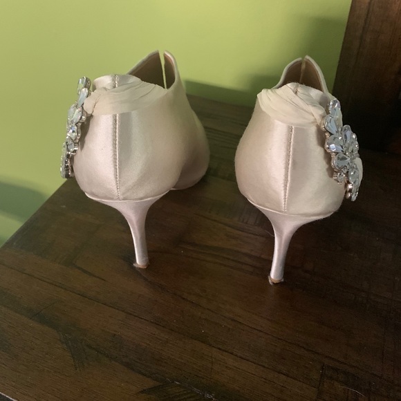 Embellished ivory, open toe booties - Picture 3 of 4
